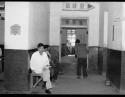 时间：70年代末 地点：医院门诊部急诊室、观察室