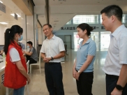 市委副书记、社会工作部部长石磊调研卫健医务社工项目